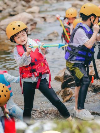 Weekend creek adventure | Let the kids run wild in the valley, this is childhood