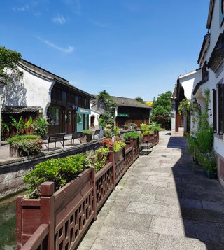 A thousand-year-old street hidden by East Qian Lake, Hanling old street continues the gentle water town charm of eastern Zhejiang