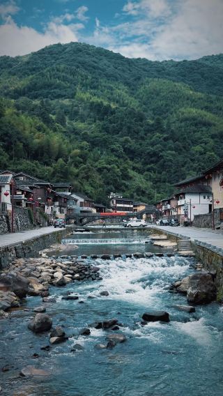 Hakka Tulou tour guide
