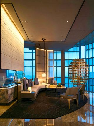 Ultra-luxury Nanshan hotel | 43rd-floor sky lobby, enjoy Shenzhen Bay night views from your bed