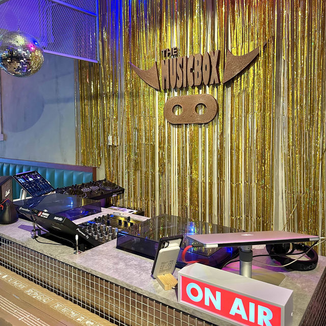 銅鑼灣DJ打碟Cafe Bar｜The Musicbox Grill House & Bar 