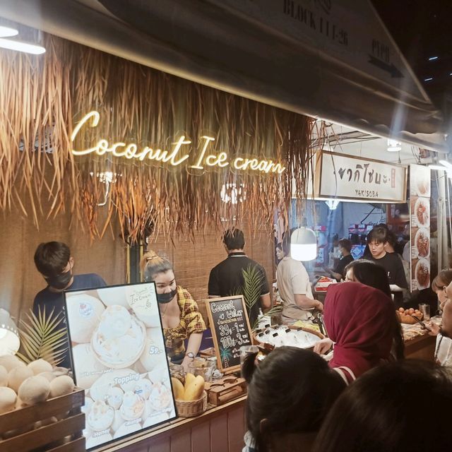 เดินกิน-ช็อปปิ้ง ที่ตลาดจ๊อดแฟร์  พระราม9