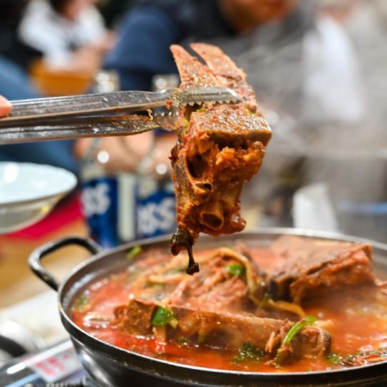 【韓国 / 狎鴎亭】行列のできる人気なお店でサムギョプサルとカムジャタンを食べて来た！