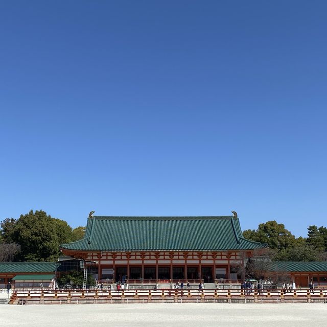 平安神宮内の日本庭園で四季を感じる旅