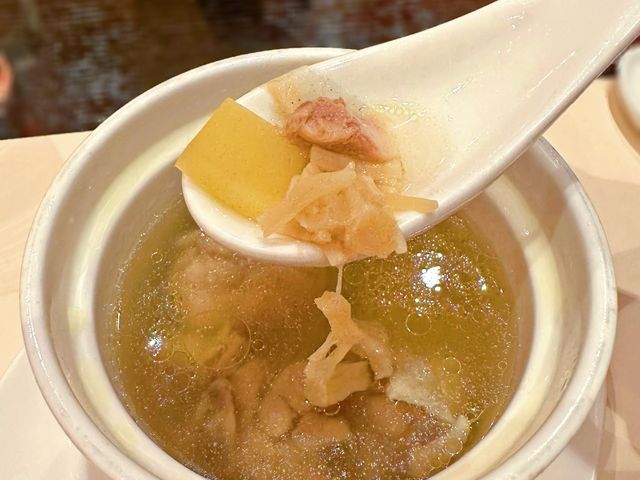 滋補靚湯赤龍麵館