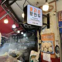 【韓国ソウル・南大門市場】あまーいクァベギを食べ歩き「ヒョジャソンワンマンドゥ」