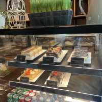 ร้านกาแฟมีน้ำตกอยู่กลางร้าน💚🌾🫧