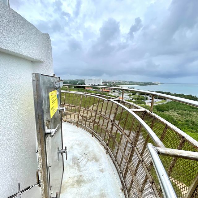 殘波岬燈塔-登99級樓梯，欣賞壯觀斷崖美景