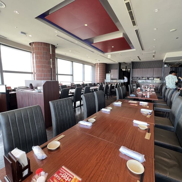 🇯🇵 Best lunch views in Caretta Shiodome