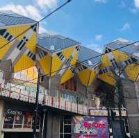 荷蘭🇳🇱鹿特丹 Rotterdam ⬜️🟨可愛立體方塊屋Cube Houses Kijk-Kubus
