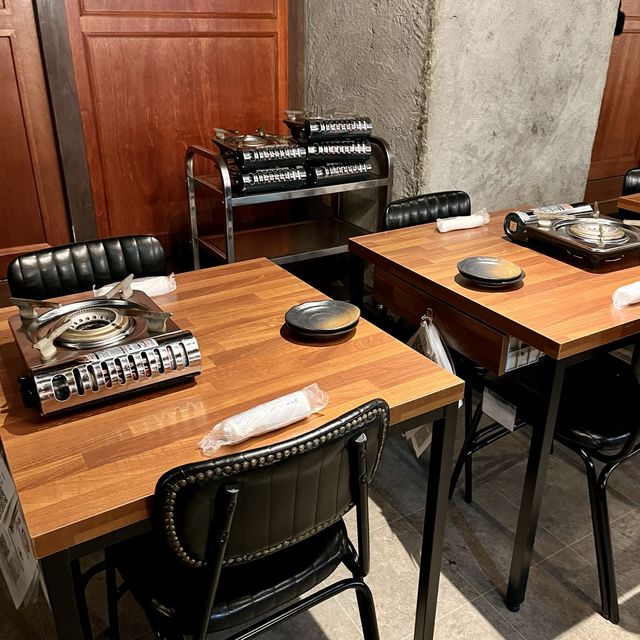 【大阪・東梅田】韓国料理の食べ放題がお手頃な価格で楽しめる「サムギョプサル×鍋×韓国料理 OKOGE 梅田東通り店」