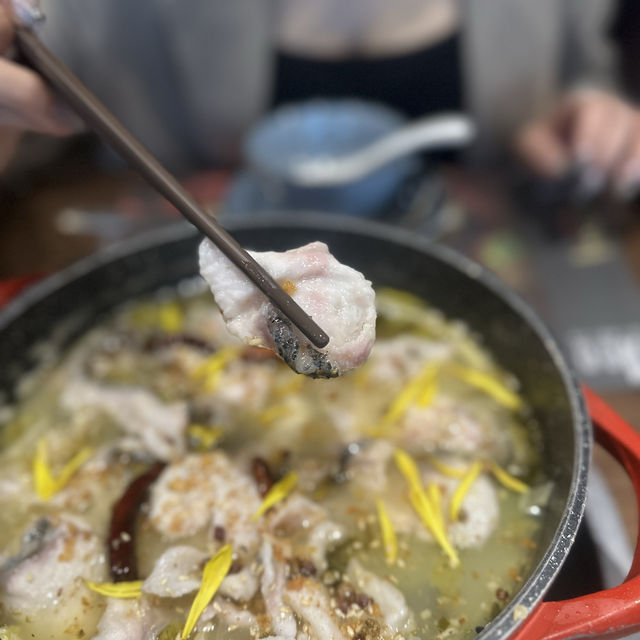 川菜風味！冷鍋酸菜魚 魚肉極之嫩滑
