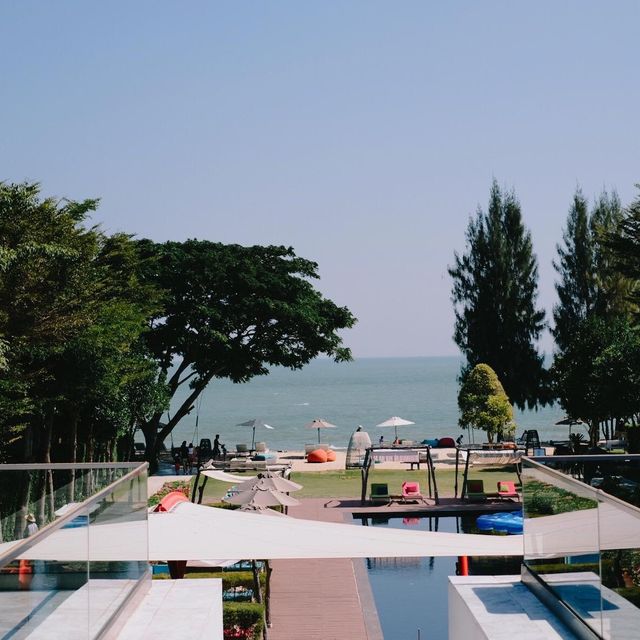 พักริมหาดชะอำ พร้อมสระว่ายน้ำยาว 60 เมตร