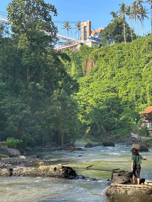 Best time to visit Tegenungan waterfall