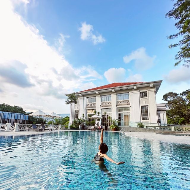 Stay in Singapore’s colonial-style hotel