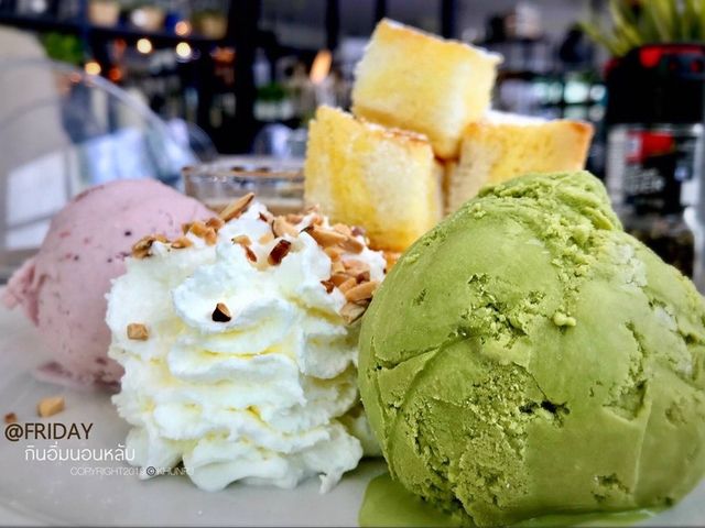 ร้าน Friday Everyday สัตหีบ อาหารอร่อย บรรยากาศดี