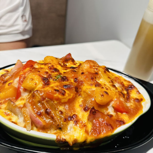 旺角新開人氣肉餅。焗飯專門店