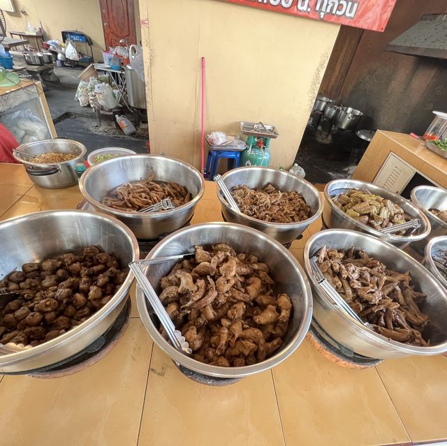 ก๋วยเตี๋ยวไก่มะระ บุฟเฟ่ต์59 บาท