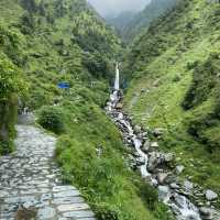 インド・ヒマーチャルプラデーシュ州「BhagsuNag waterfall（バグスナグウォーターフォール）」