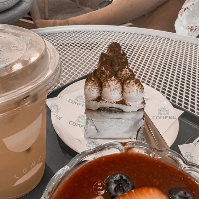 Comfee คาเฟ่สไตล์มินิมอล ย่านเมืองเก่าภูเก็ต