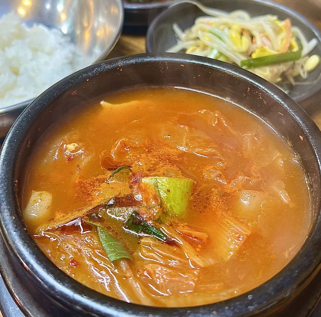 【韓国】朝早くからやってる老舗のチゲ専門店