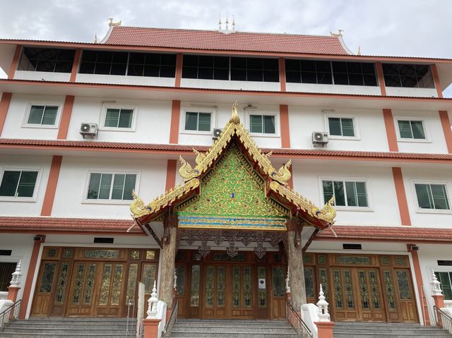 ‘วัดชัยมงคล’ วัดสวยริมแม่น้ำปิง