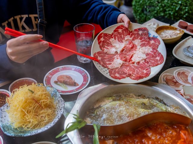 ร้าน เดือด 沸 บุฟเฟ่ต์ชาบูหม่าล่าหม้อไฟจีน ภูเก็ต