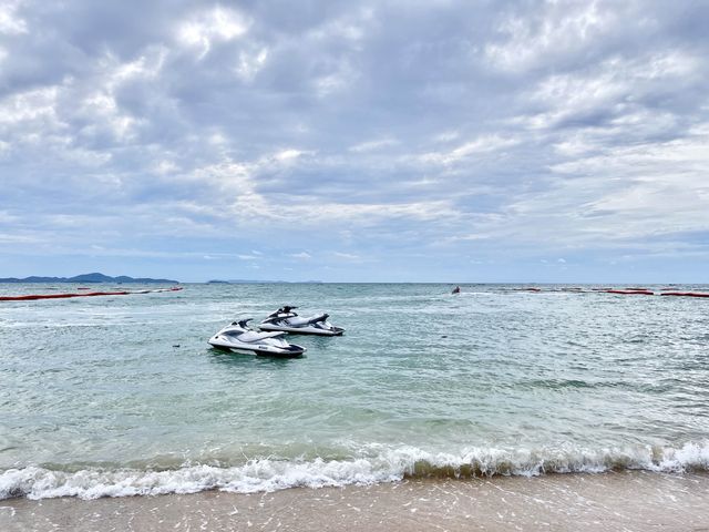 หาดวงศ์อมาตย์ พัทยา หาดลับจนเริ่มเป็นที่รู้จัก