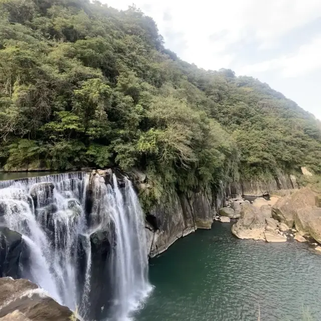 SHIFEN WATERFALL - A MUST GO IN TAIWAN