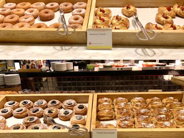 マレーシア　クアラルンプール観光　ウェスティンクアラルンプール　The Living Roomでの朝食は最高だよ！