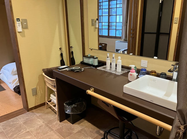 แช่ออนเซ็นกลางหิมะที่ Oohira Hotel, Yamakata