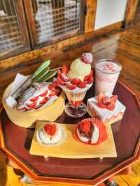 겨울이라 더 맛있는 딸기오마카세가 있는 카페🍓☕️