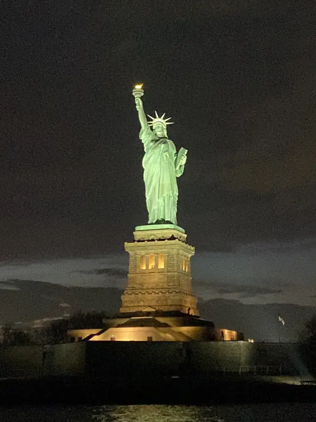 자유의 여신상 야경 Statue of Liberty