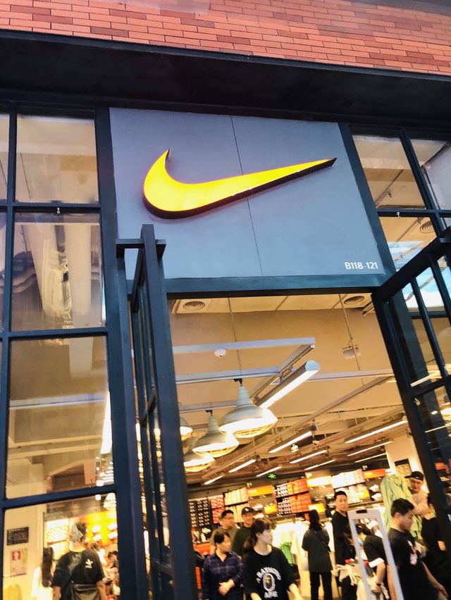 【深圳景點】光雅園站附近8號倉outlet，適合半天逛
