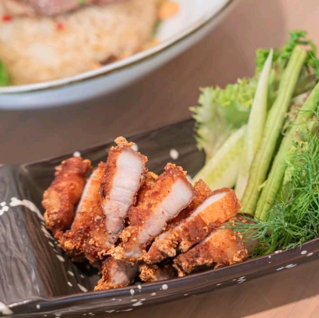 NAVA Restaurant เมนูไทยแท้สูตรโบราณ ชิลริมแม่น้ำ