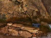 ณ  ถ้ำเขาหลวง