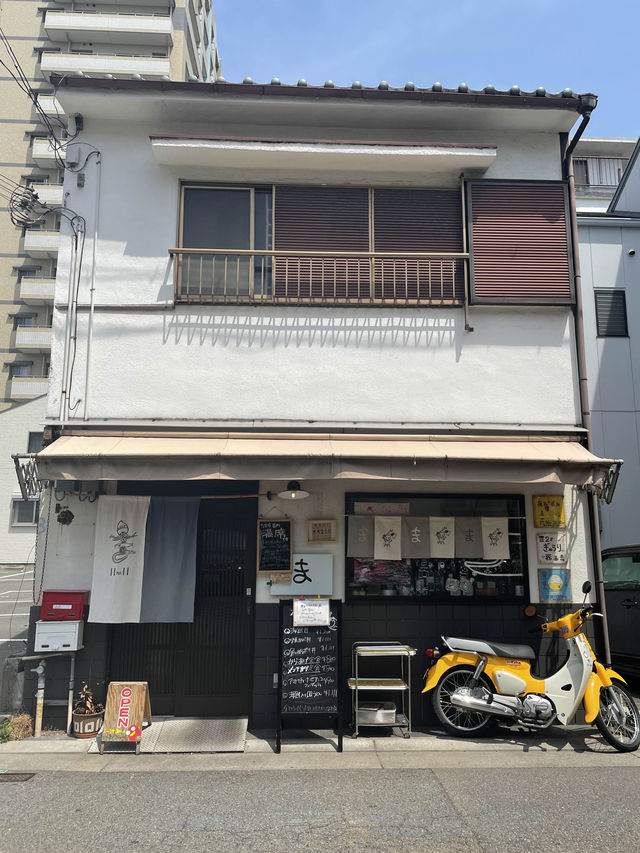 兵庫　明石魚の棚にある爆盛り海鮮丼🐟