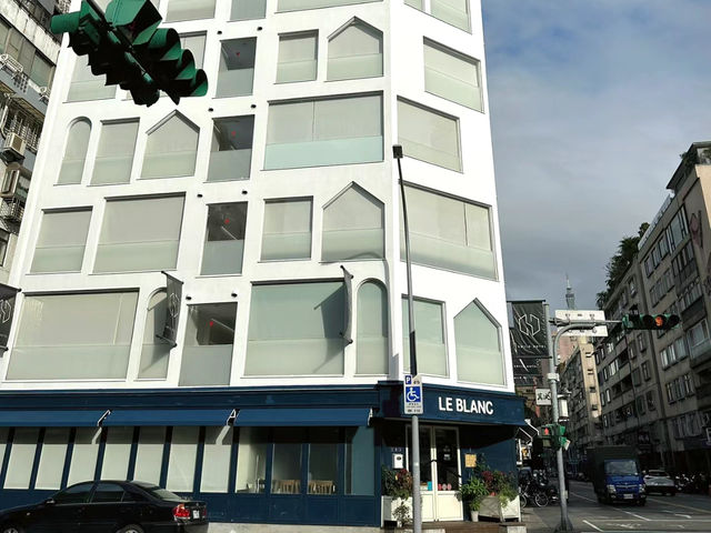 【臺北】簡潔亮白酒店，適合任何時間和場景