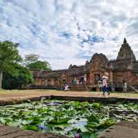 เขาพนมรุ้งในวันที่อากาศดี