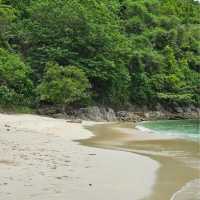 Island Hopping in Port Barton 