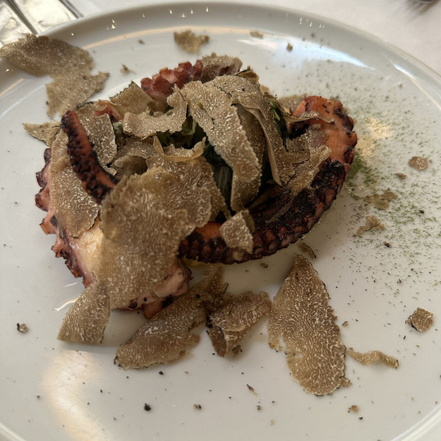 Recommend: extra truffles in every dish💯