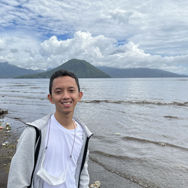 Ternate island, pictured on bank notes