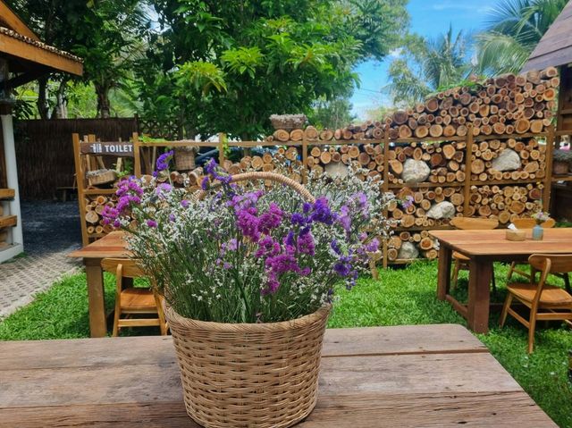 บ้านไร่ ไอทะเล คาเฟ่ ภูเก็ต