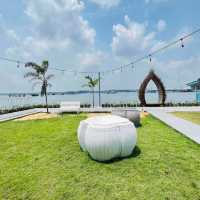 Hidden Garden by the Sea JB