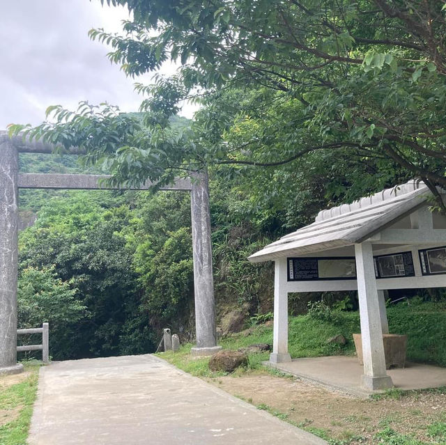 「金瓜石黃金博物館附近，再向上爬欣賞無敵海景」