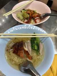 ถนน เยาวราช เดินไปกินไป