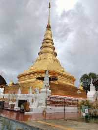 วัดพระธาตุแช่แห้ง พระอารามหลวง