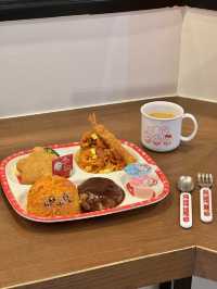 ちいかわの“ファミレス”をコンセプトにしたカフェ🍰 