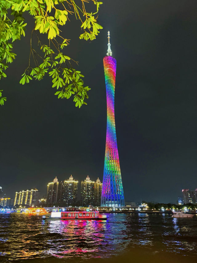 Guangzhou's Illuminated Cityscape: A Night of Towers and Bridges