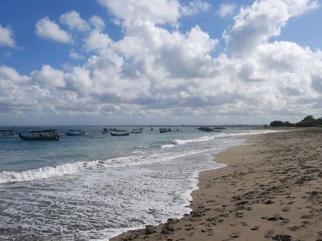 【巴釐島】Pantai Jerman海灘：蔚藍大海、雄偉雕像